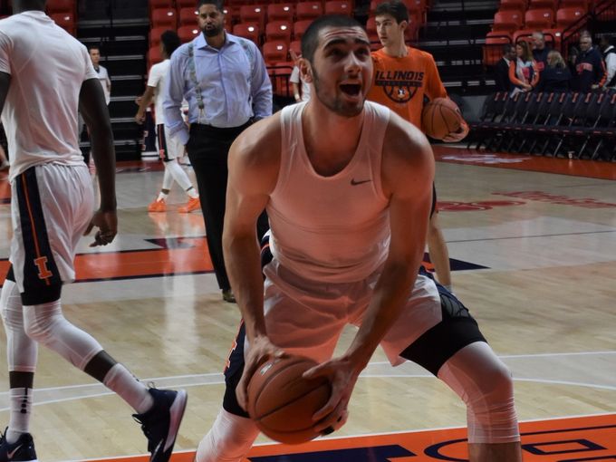Giorgi Bezhanishvili in action (c) Ernst Weiss #ncaa #freshman #basketballrotweissrot