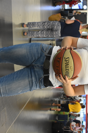 30.07.2019 - Auch Sara Solyom wird künftig in den USA studieren und Basketball spielen. Die 19-Jährige, lange Jahre bei den Viennna D.C. Timberwolves tätig, wechselt ebenfalls ans Eastern Florida State College. Den Dress des NJCAA-Teams werden künftig somit zwei Österreicherinnen tragen. Beim Abflug in die USA ist Sara 