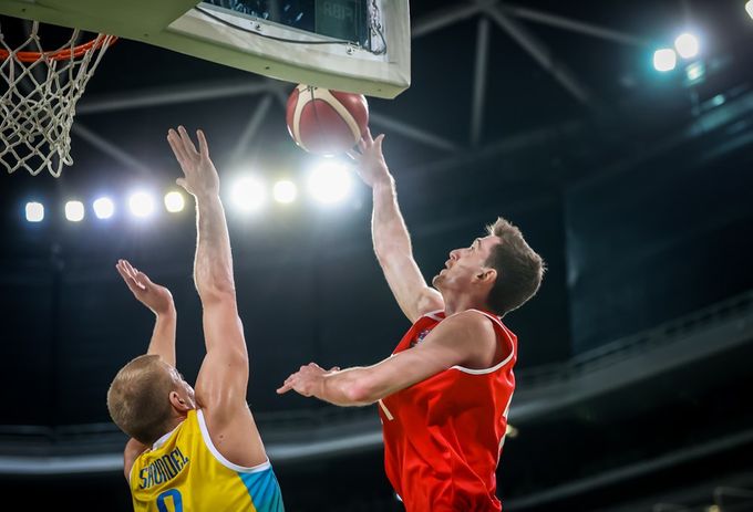 30.11.2020 - Benedikt Güttl erzielte gegen die Ukraine 16 Pts (c) FIBA #eurobasketqualifiers #basketballrotweissrot
